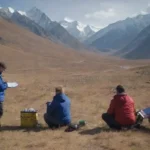Equipo de investigadores que recogen datos en una región montañosa con signos visibles de cambio climático.